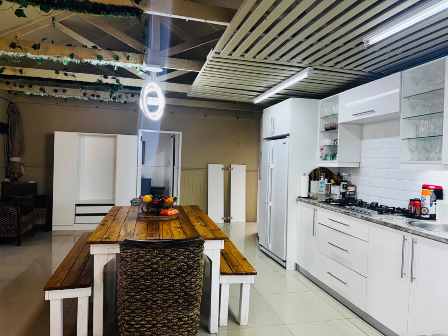 3 Bedroom Property for Sale in Wavecrest Eastern Cape